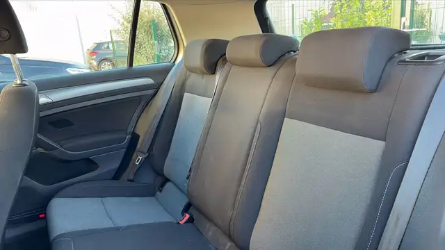 Volkswagen Golf view 9