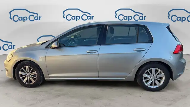 Volkswagen Golf view 2