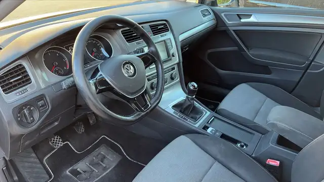 Volkswagen Golf view 8