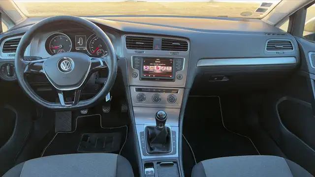 Volkswagen Golf view 11