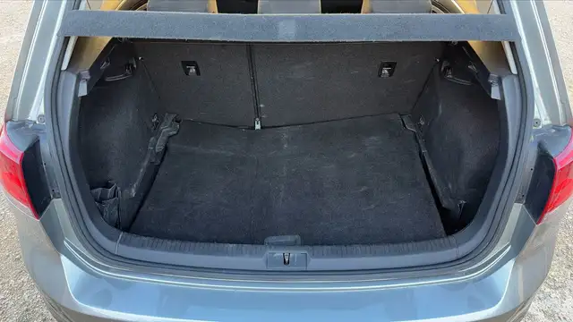 Volkswagen Golf view 14