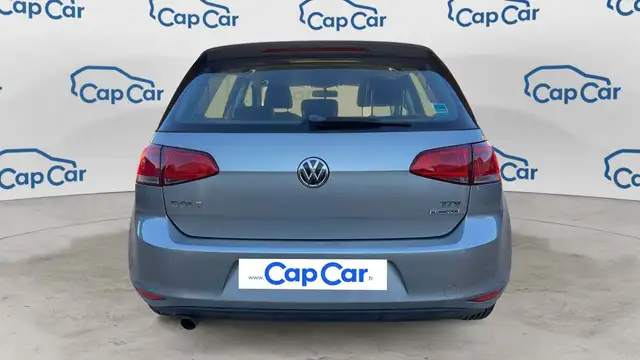 Volkswagen Golf view 3
