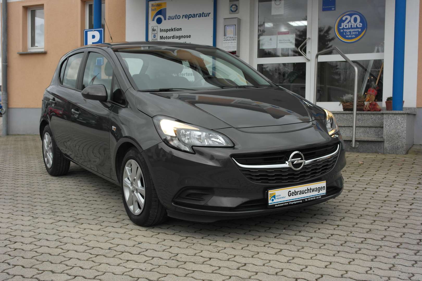 Opel Corsa Limousine in Grau gebraucht in Vogelgesang für € 8.600,-