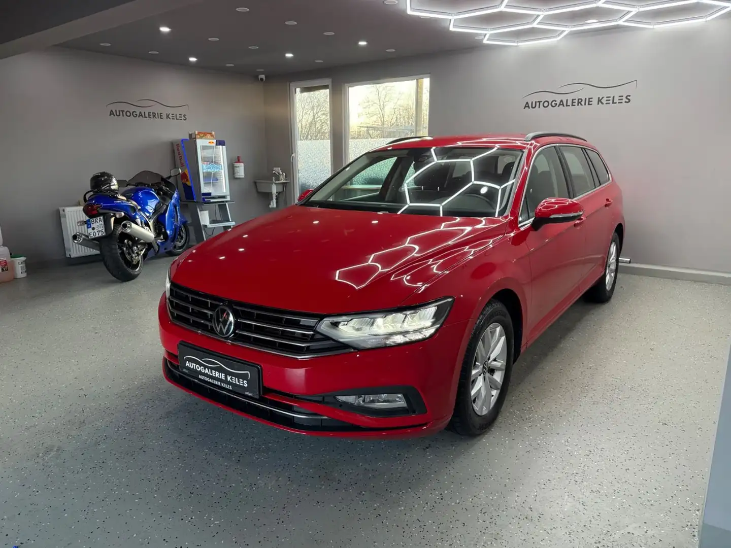 Volkswagen Passat Variant Business Autom. DIGIT*KAM*AHK*ACC Rouge - 2