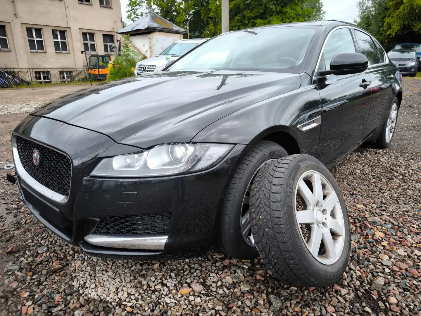 Jaguar XF Pure 2.0D Automatik Lim. Startet nicht Negro - 1