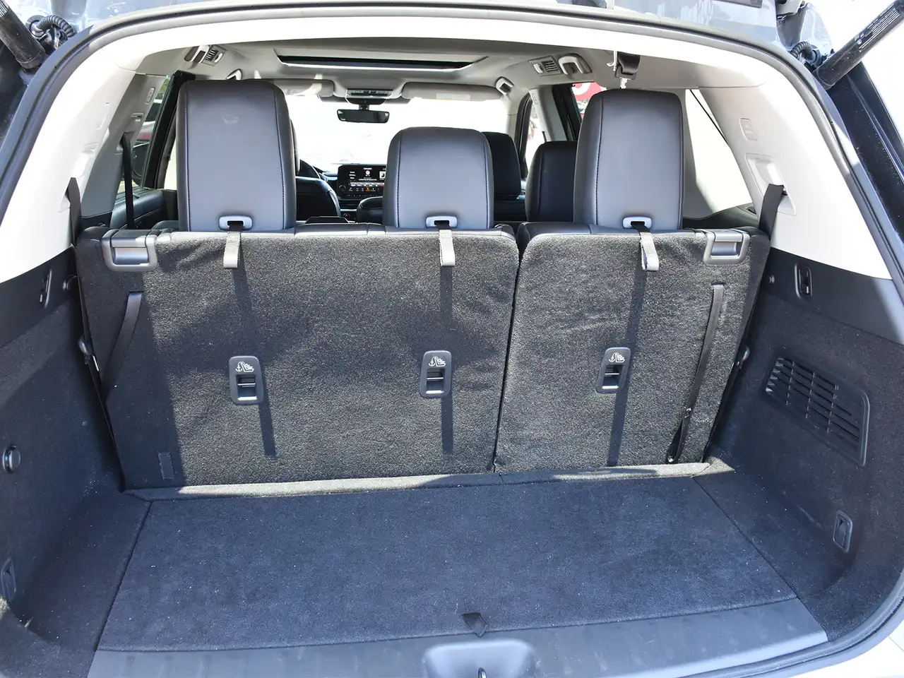 Nissan Pathfinder снимка Nissan Pathfinder