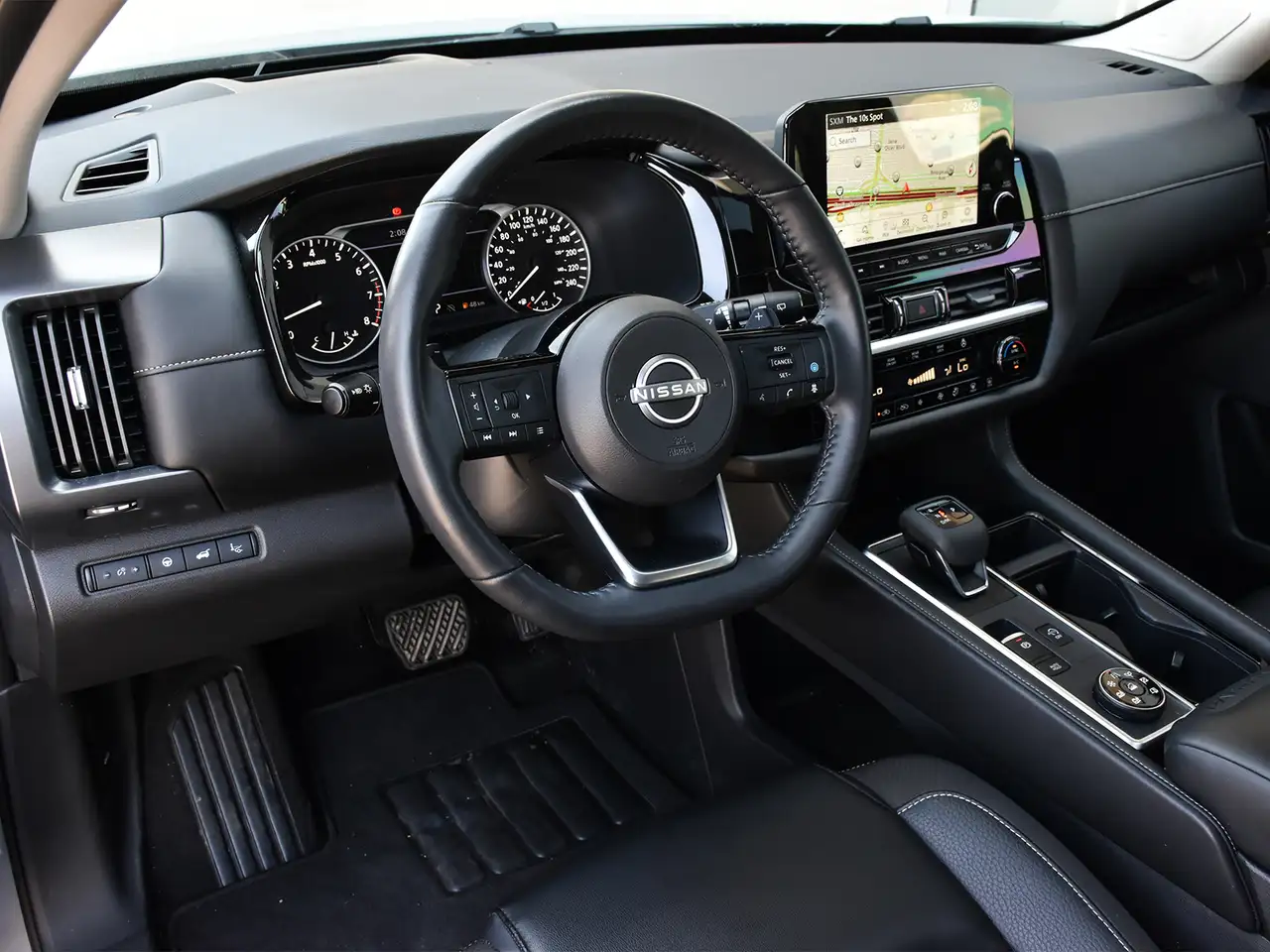 Nissan Pathfinder снимка Nissan Pathfinder