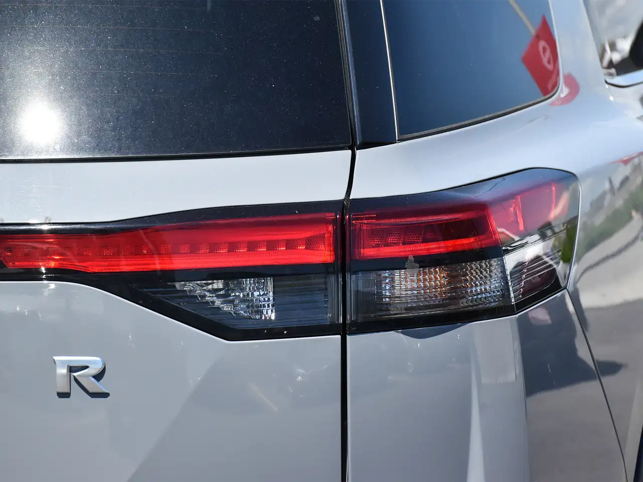 Nissan Pathfinder снимка Nissan Pathfinder