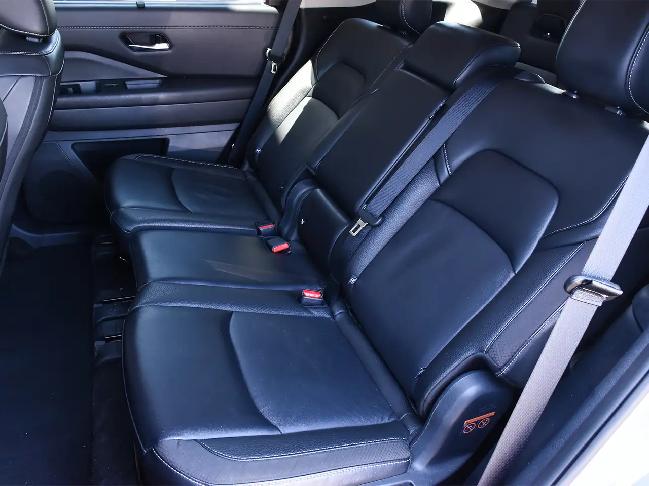 Nissan Pathfinder снимка Nissan Pathfinder