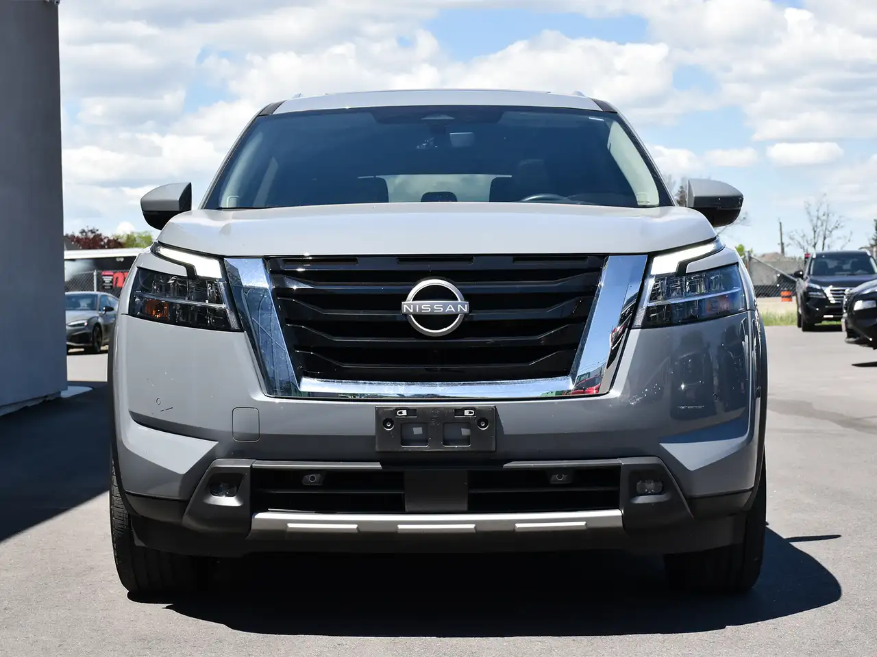 Nissan Pathfinder снимка Nissan Pathfinder