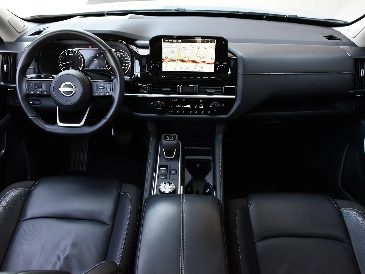 Nissan Pathfinder снимка Nissan Pathfinder
