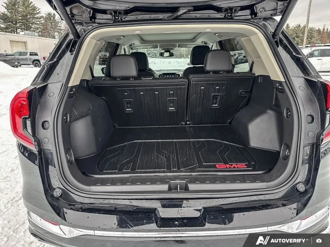 GMC Terrain photo GMC Terrain