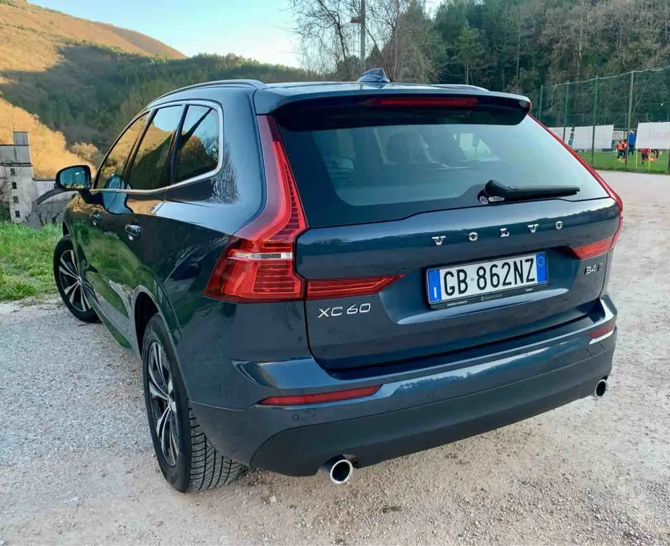 Volvo XC60 2.0 b4 Business Plus 4x4 GARANZIA awd Hybrid Blu/Azzurro - 2