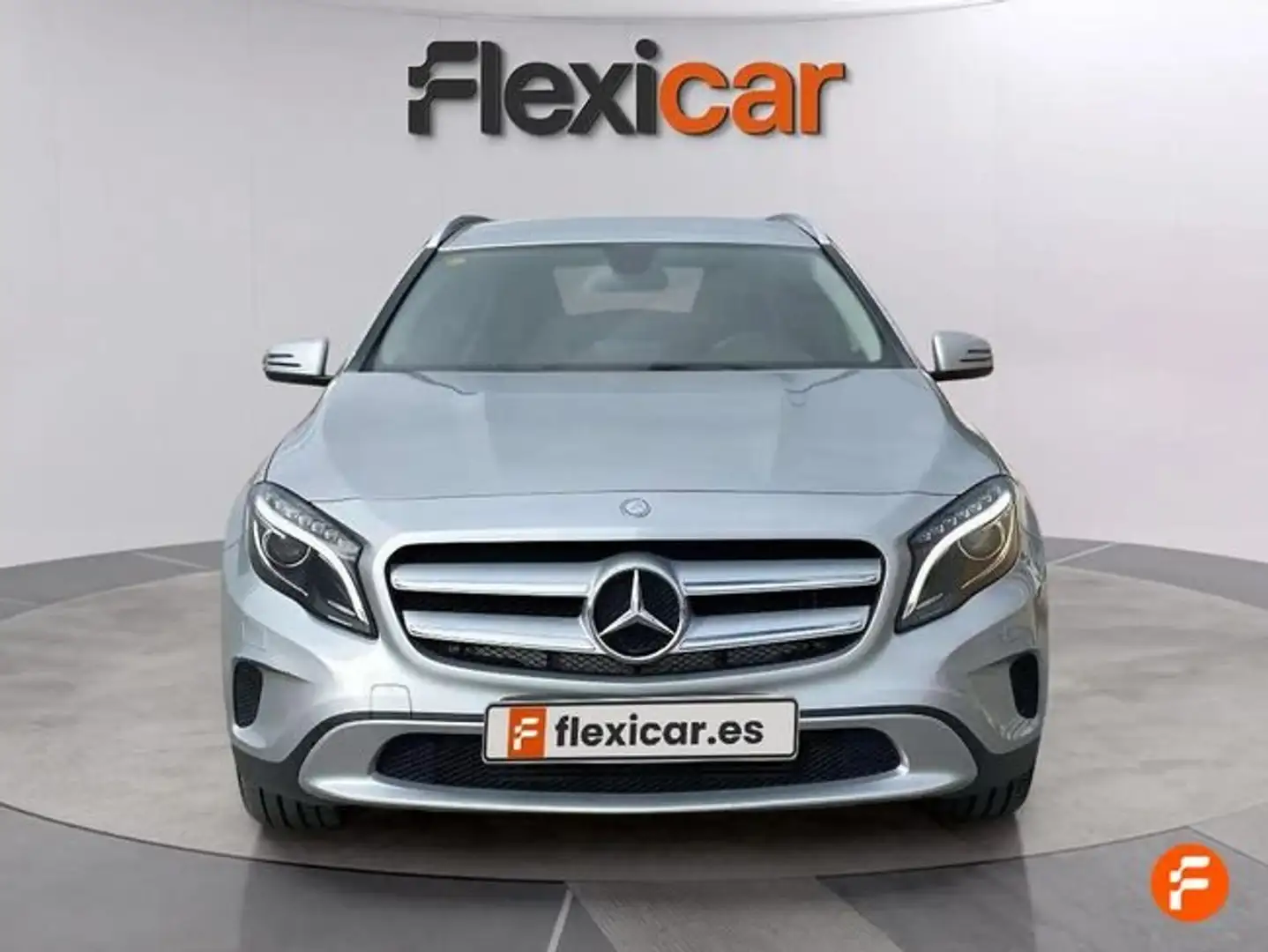 Mercedes-Benz GLA 180 Urban Gris - 1