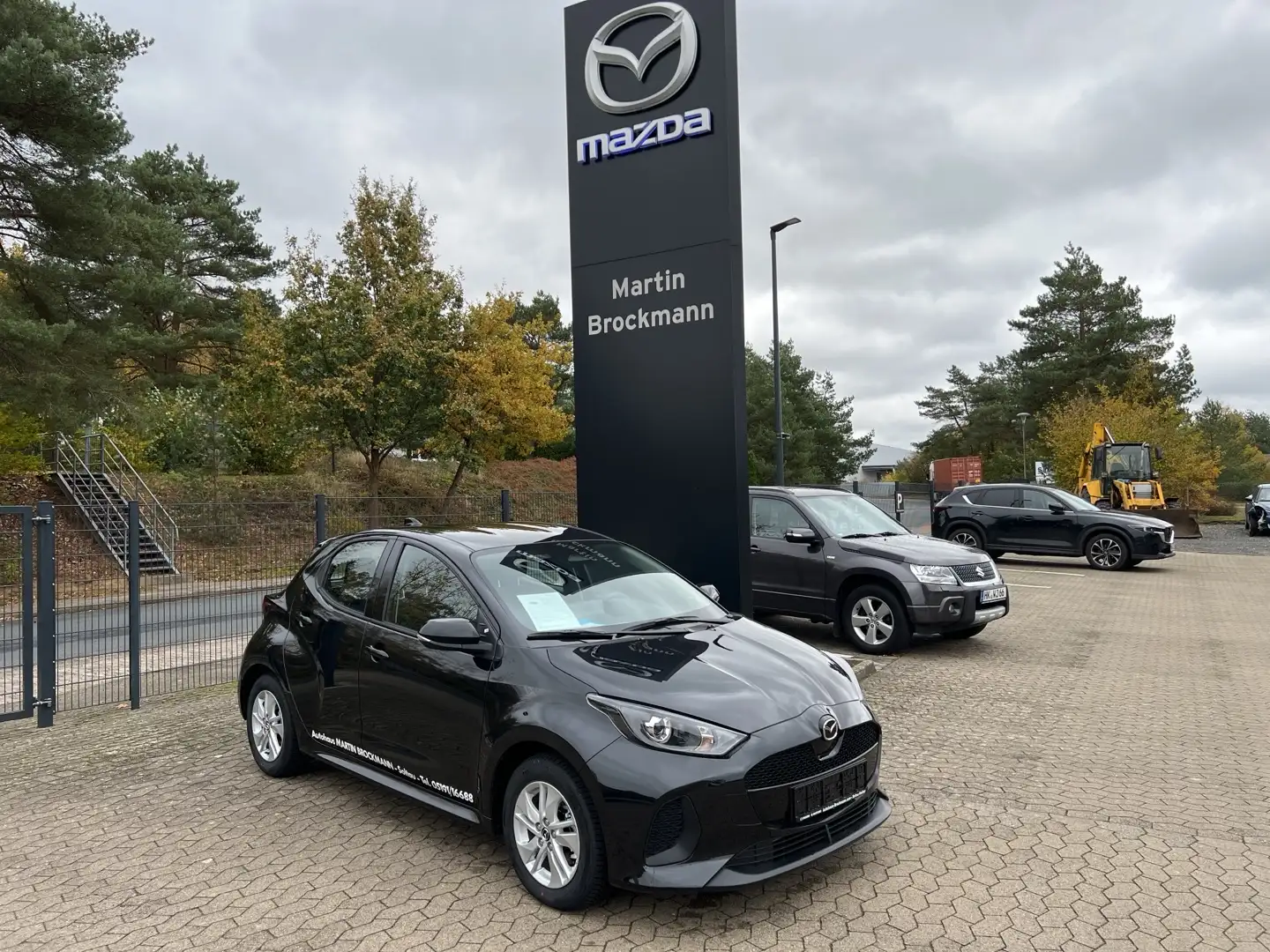 Mazda 2 Hybrid 1.5 Hybrid VVT-i 116 CVT Centre-Line Schwarz - 1