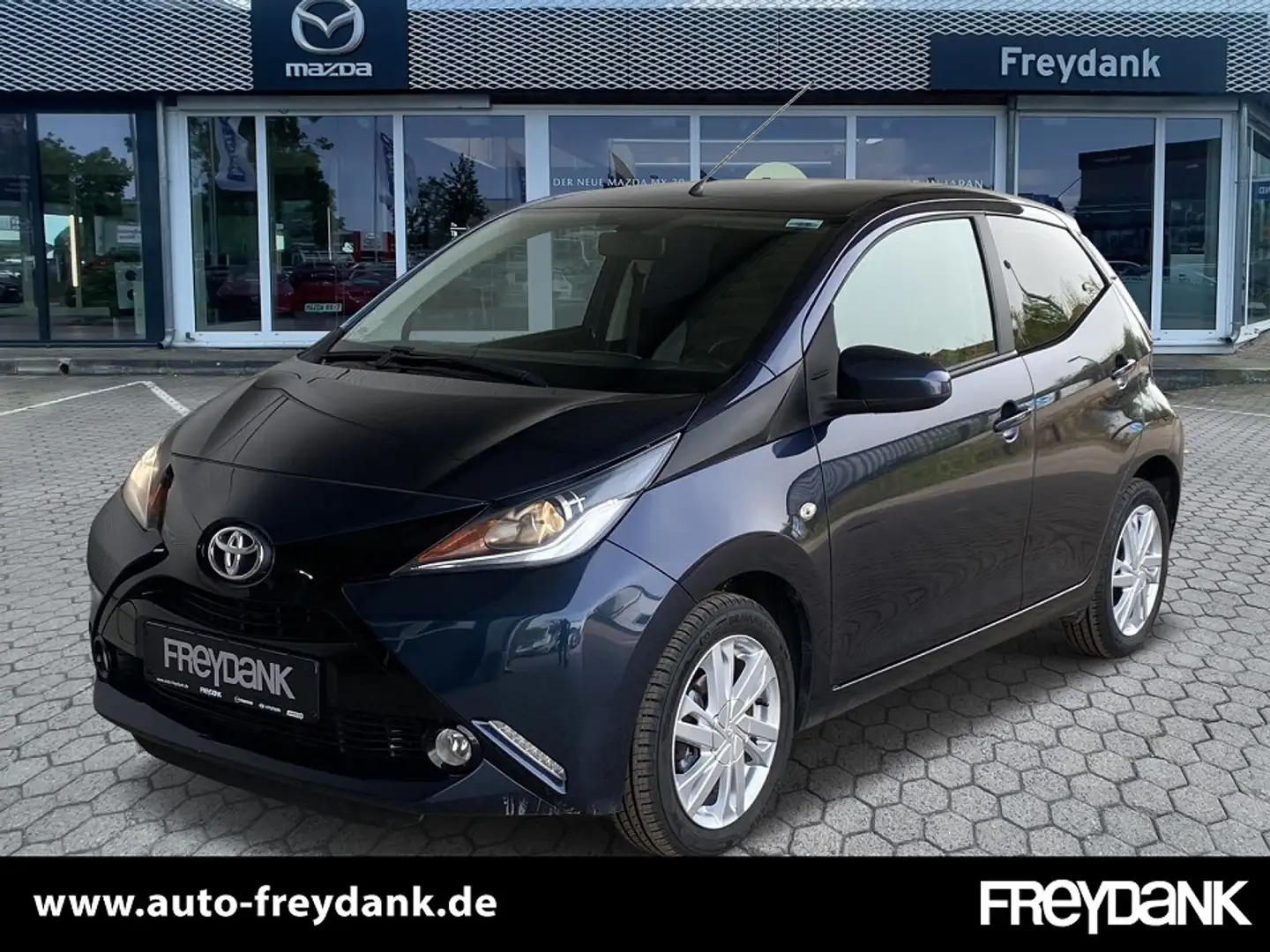 Toyota Aygo 1.0 VVT-i x-play touch Blau - 1