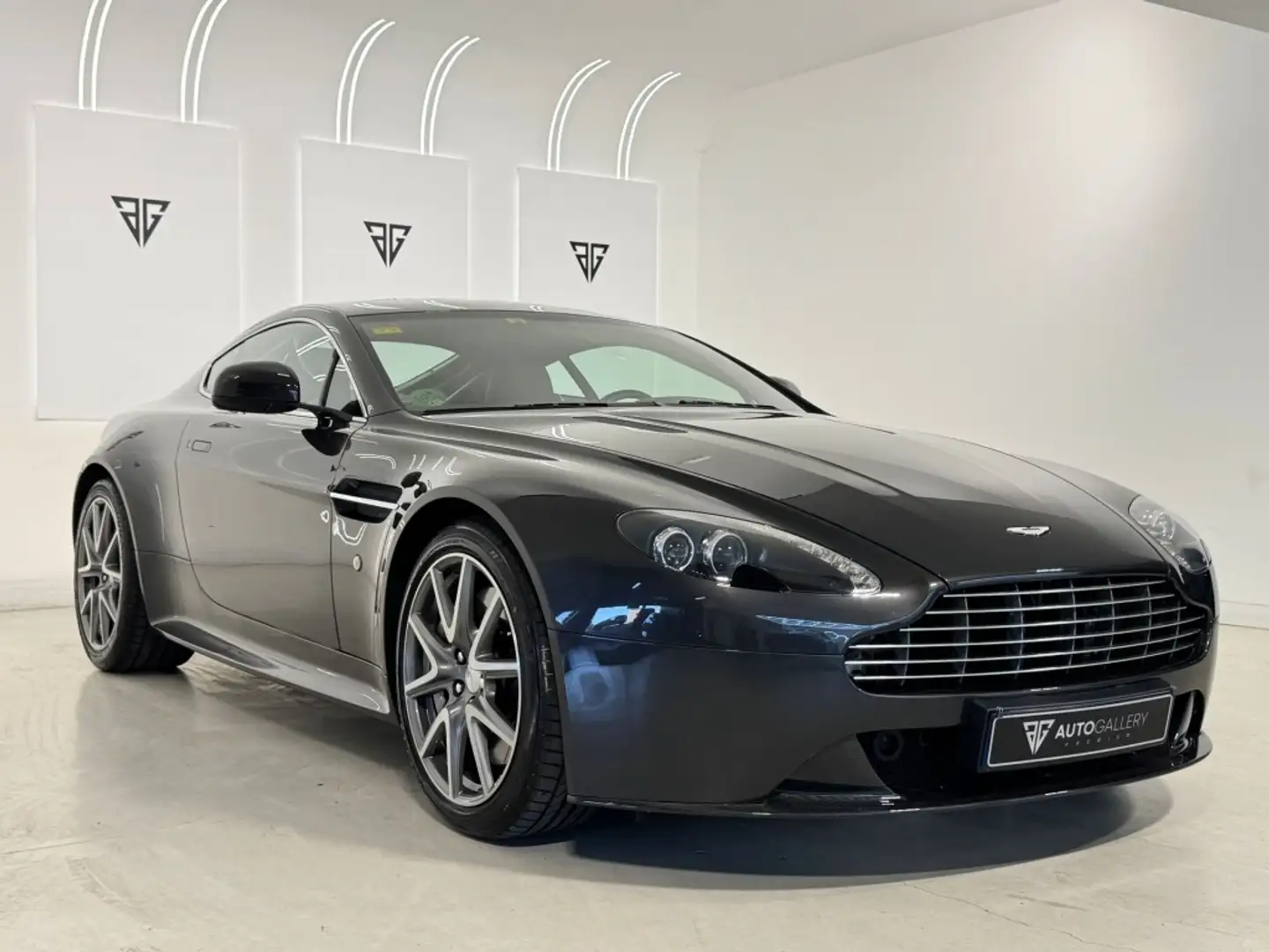 Aston Martin Vantage Gris - 2