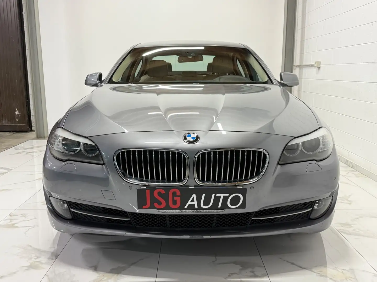 BMW 520 520d cat Futura Beige - 2