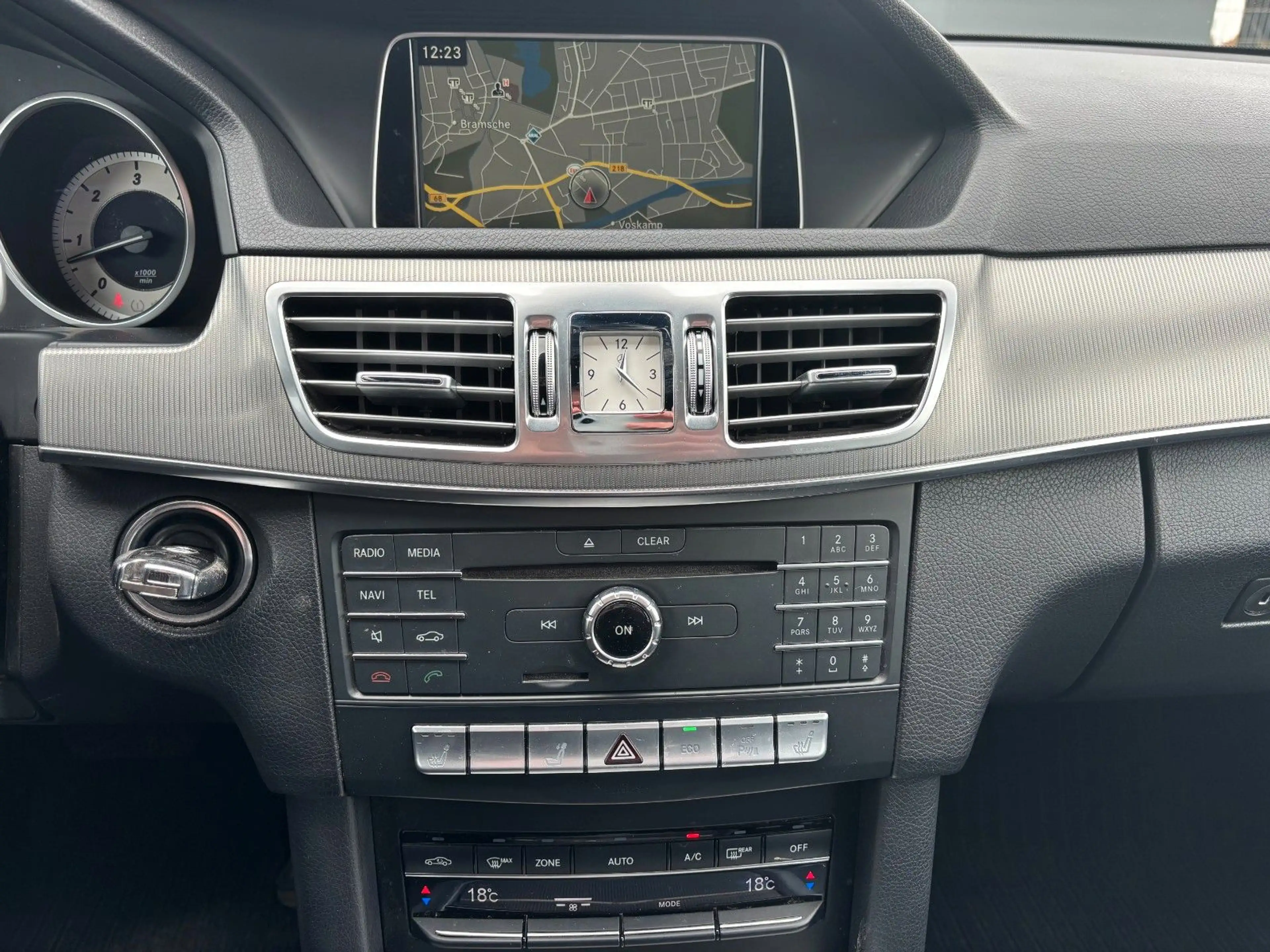 Mercedes-Benz E 350 BlueTec 4Matic COMAND AVANTGARDE — photo 12