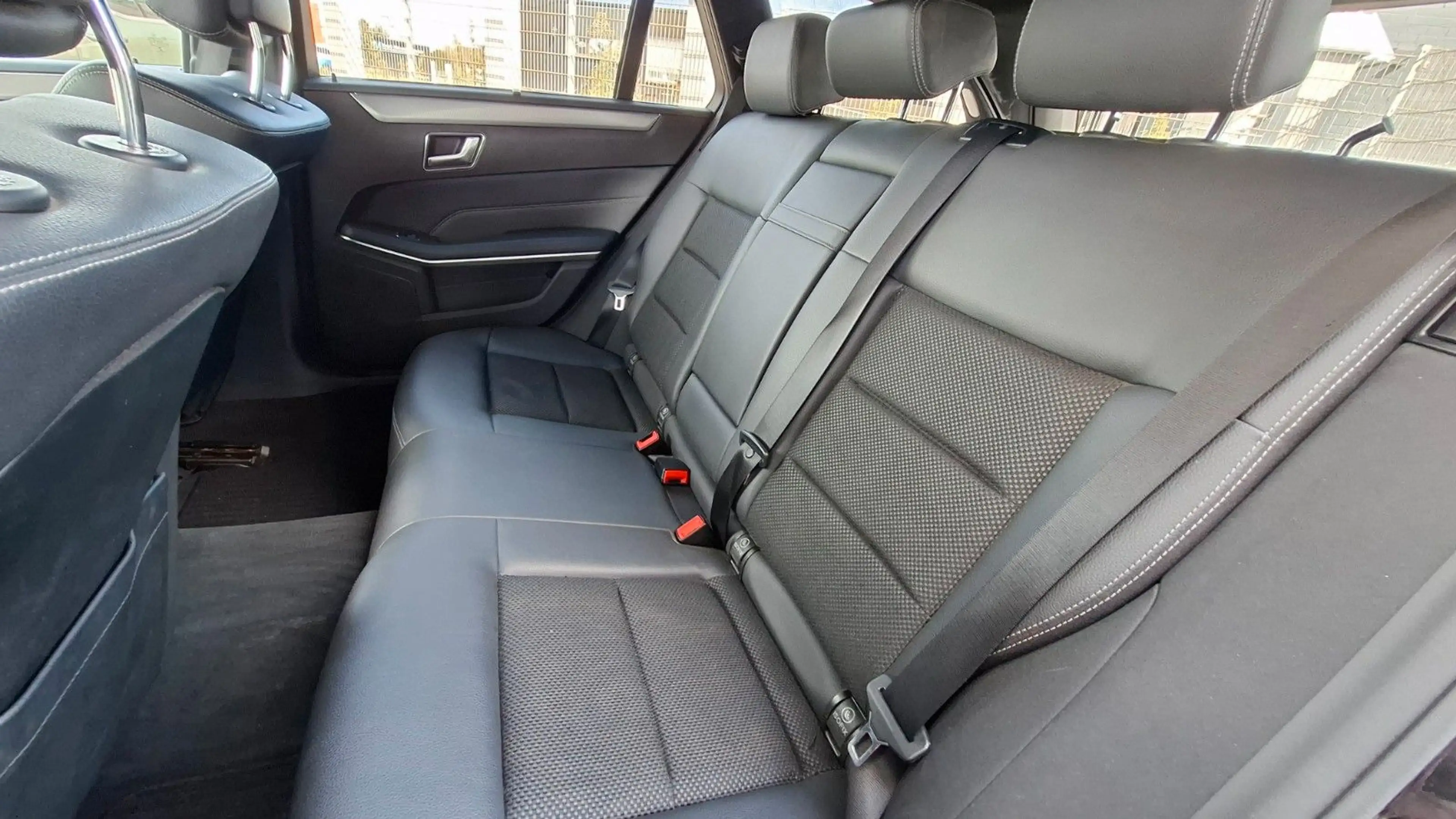 Mercedes-Benz E 350 BlueTec 4Matic COMAND AVANTGARDE — photo 10