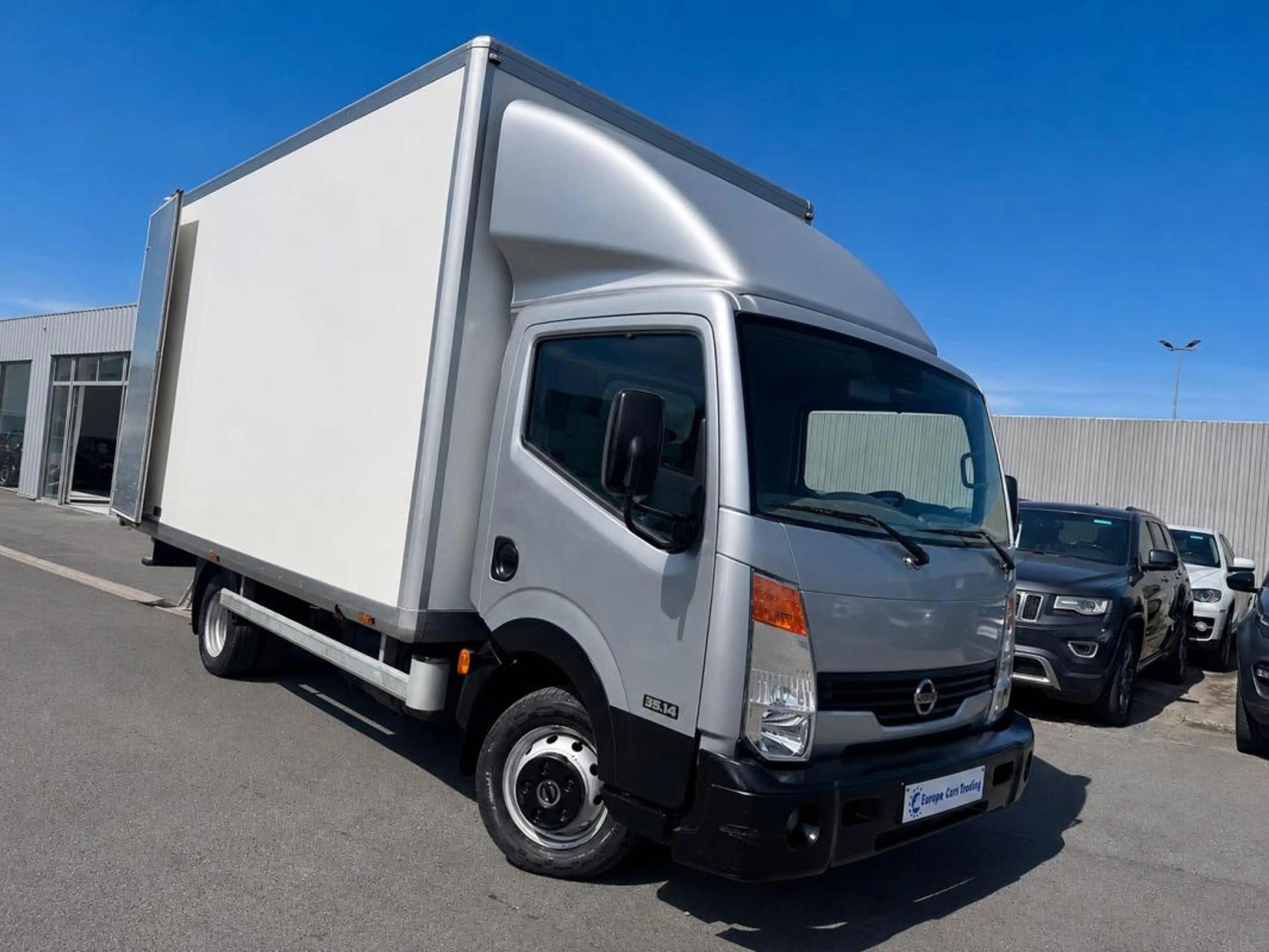 Nissan Cabstar 2.5DCI 136CH 1er MAIN CAISSE ALU 14867€HT TVA RÉCUP CLIM GAR 12M — photo 2