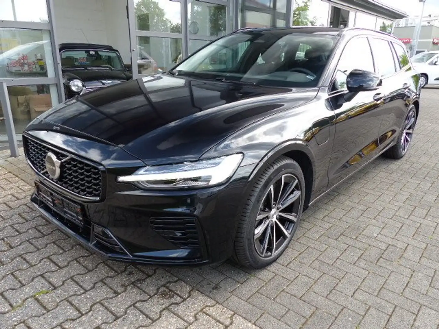 Volvo V60 Plus Dark Hybrid T6 AWD Aut.EU6d*LEDER*STHZ*CAM* Schwarz - 1