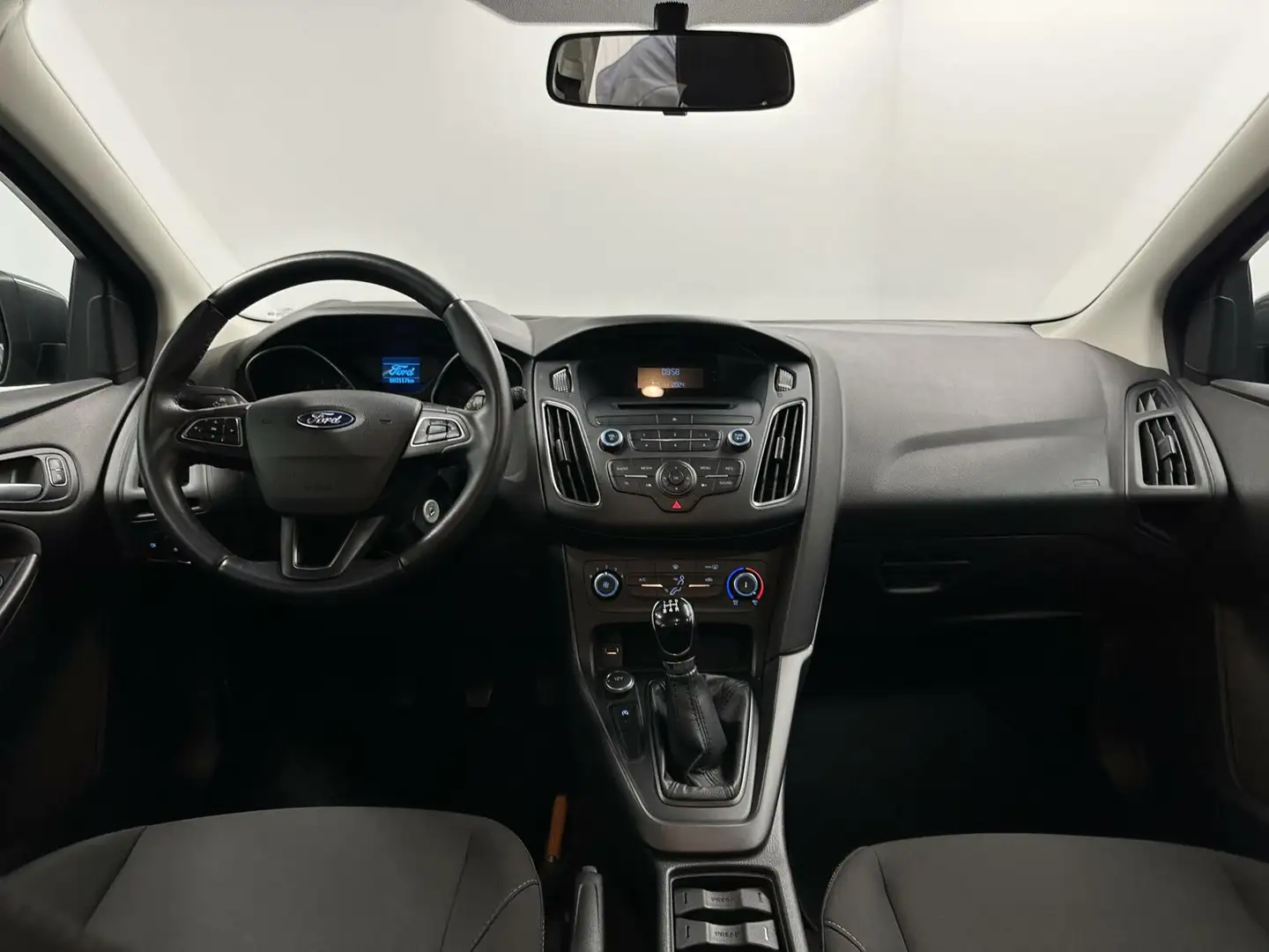 Ford Focus 1.0 EcoBoost Trend Edition Business Grau - 2