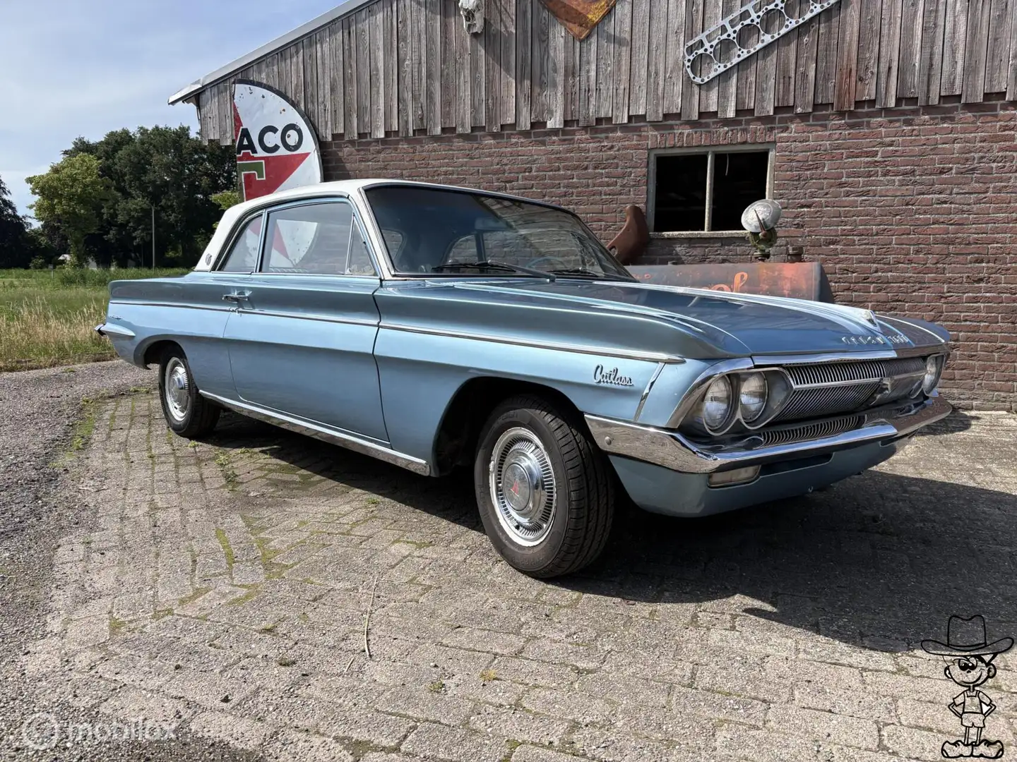 Oldsmobile Cutlass f85 Coupe 215 V8 Blau - 1
