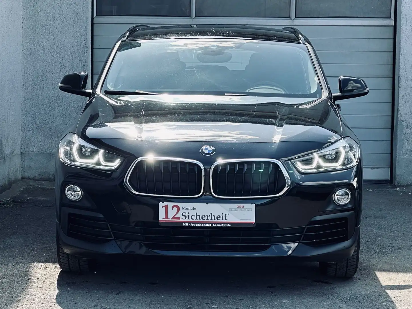 BMW X2 sDrive 18i Autom.*LED*NAVI*SHZ*TEMOMAT*TÜVNEU Zwart - 2
