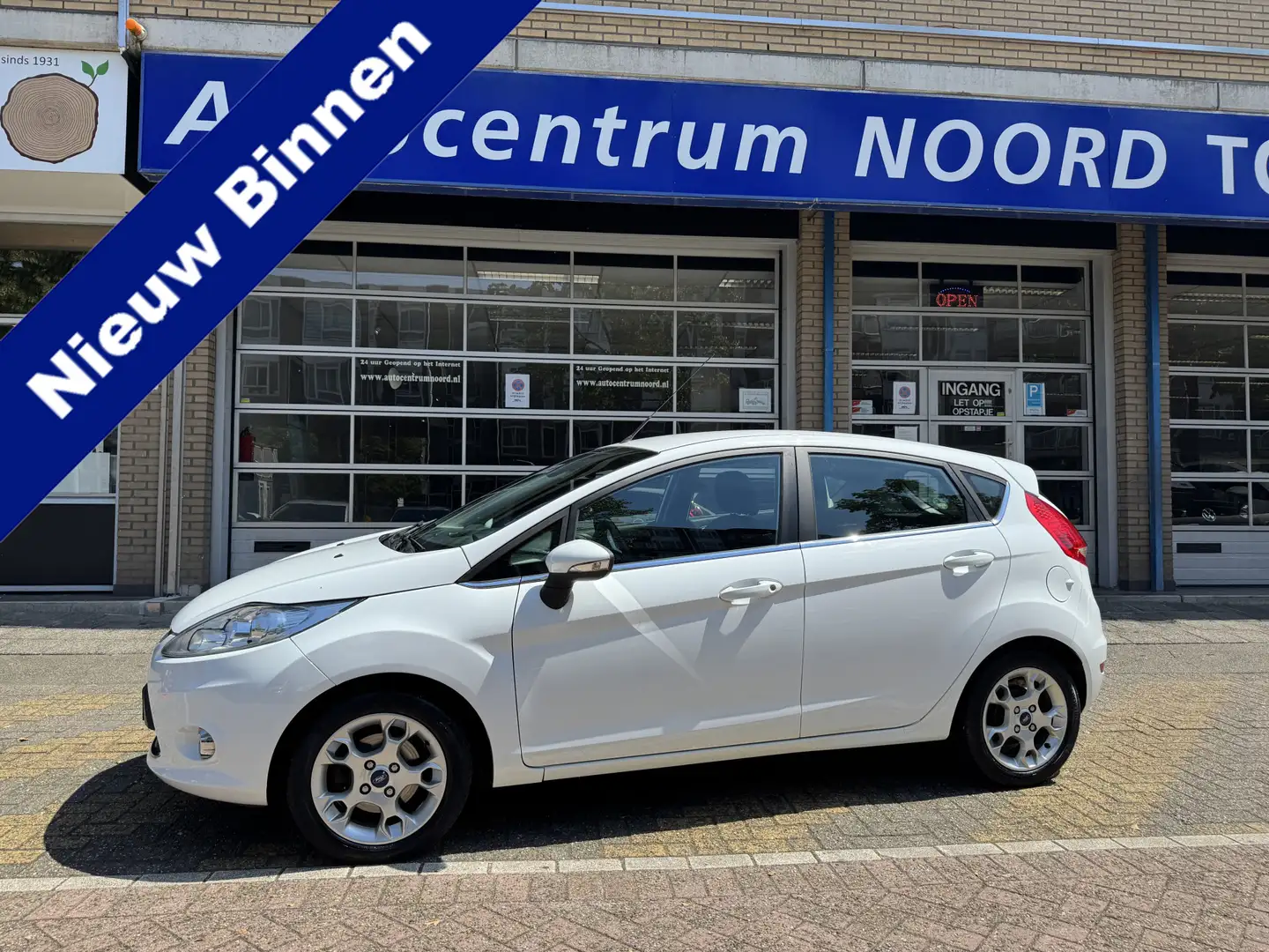 Ford Fiesta 1.25 Titanium X | 1e Eigenaar | Climate Control | Wit - 1