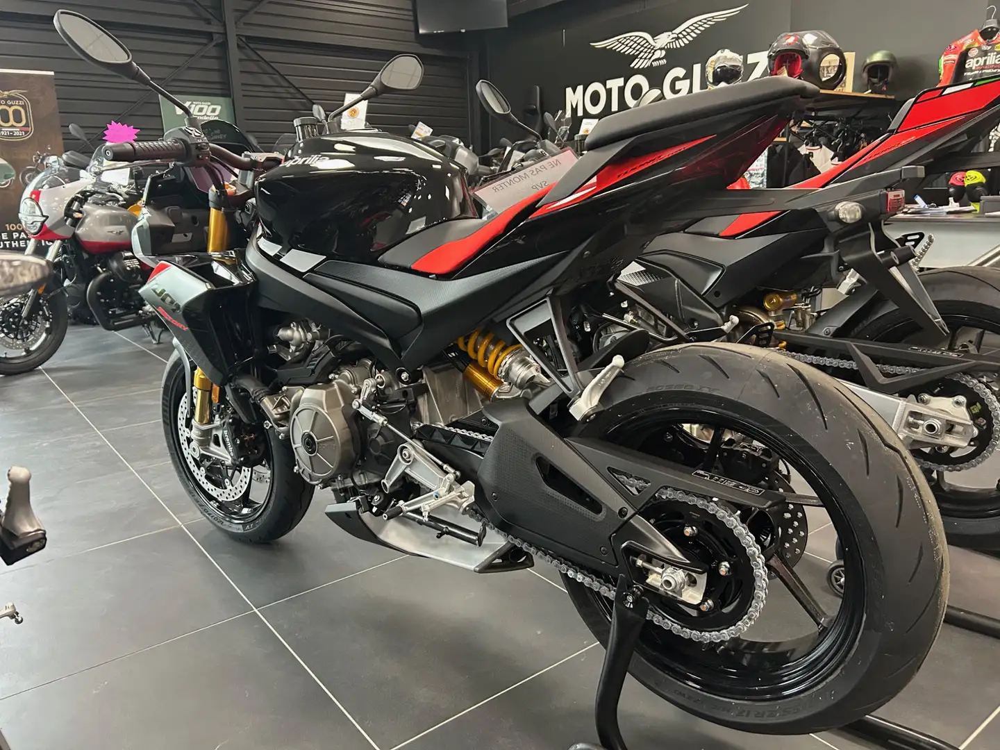 Aprilia Tuono - 2
