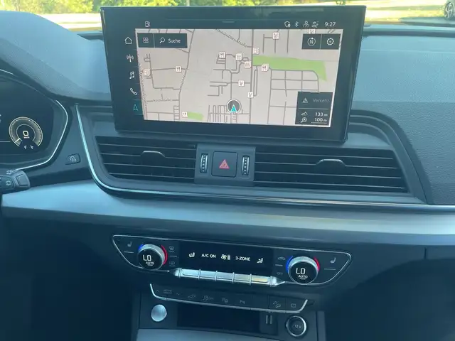 Audi Q5 view 11