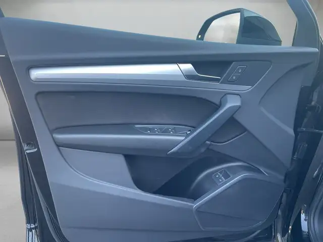 Audi Q5 view 6
