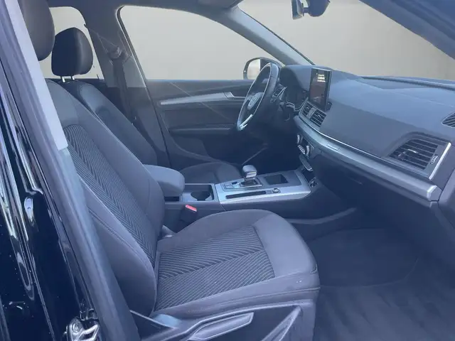 Audi Q5 view 13