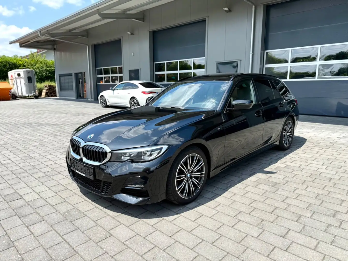 BMW 330 d Touring M Sport Auto. Panorama/HarmanKardon Negro - 2