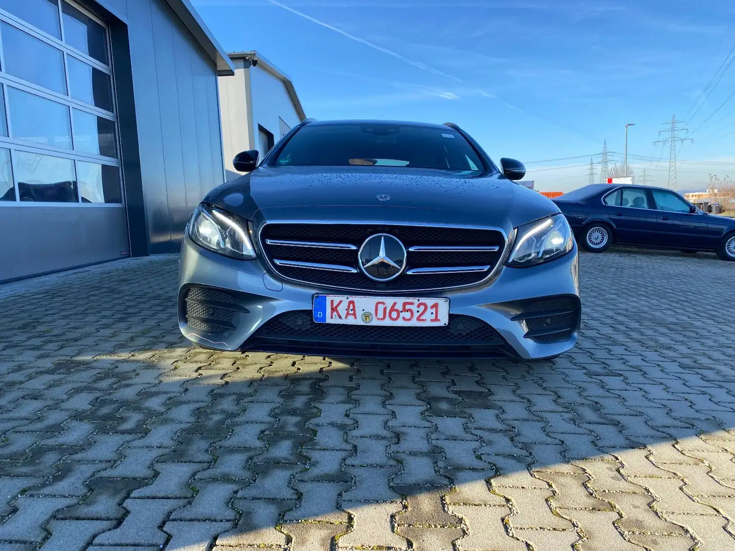 Mercedes-Benz E 220 d T AMG Kamera/Head-UP/Comand/19"/Night-P Gris - 2