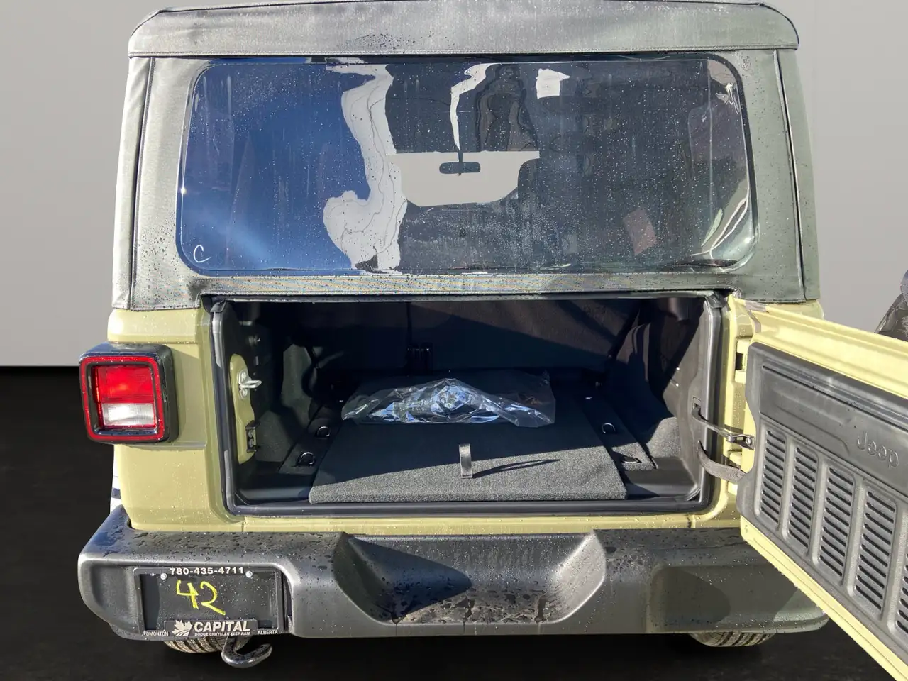 Jeep Wrangler снимка Jeep Wrangler