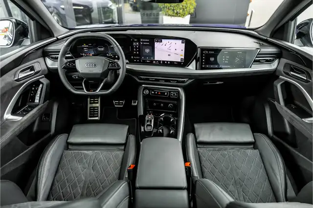 Audi Q5 view 9