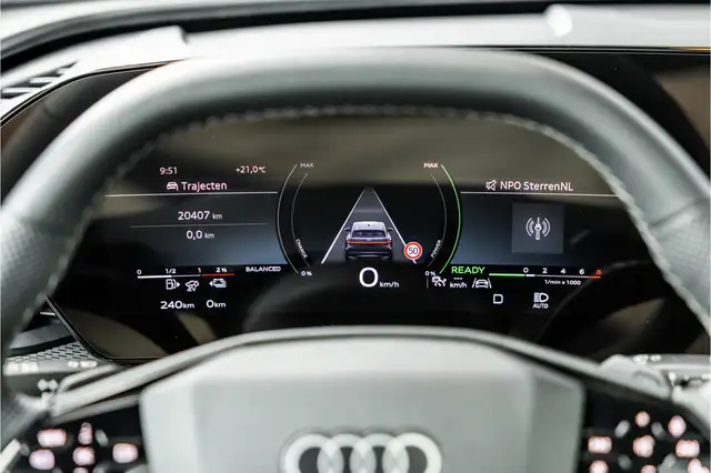 Audi Q5 view 13