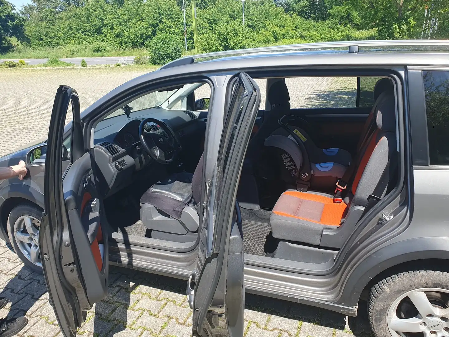 Volkswagen Touran 2.0 TDI DPF DSG Trendline Orange - 2