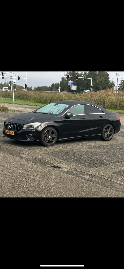 Mercedes-Benz CLA 200 Prestige Zwart - 1