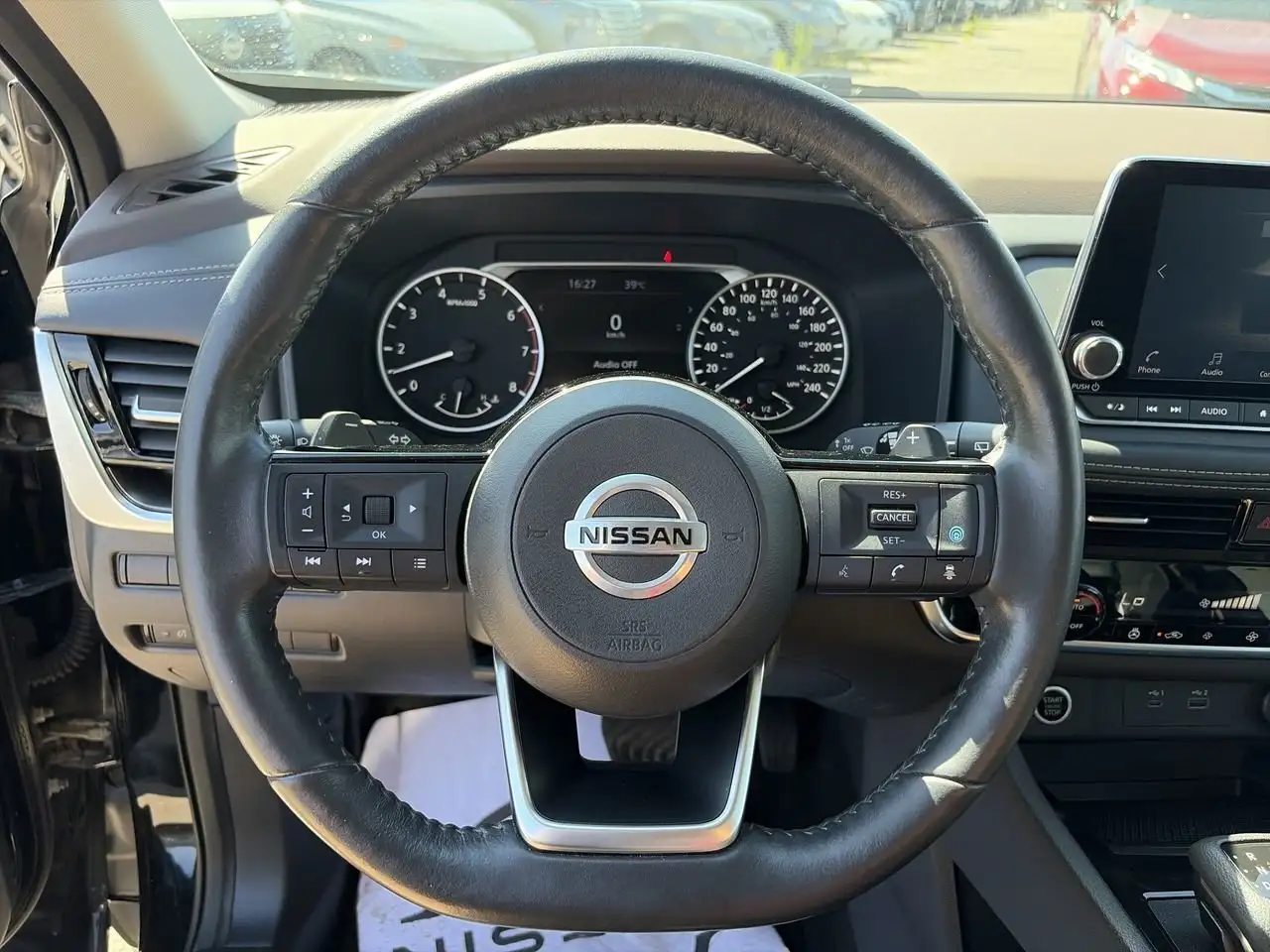 Nissan Rogue снимка Nissan Rogue