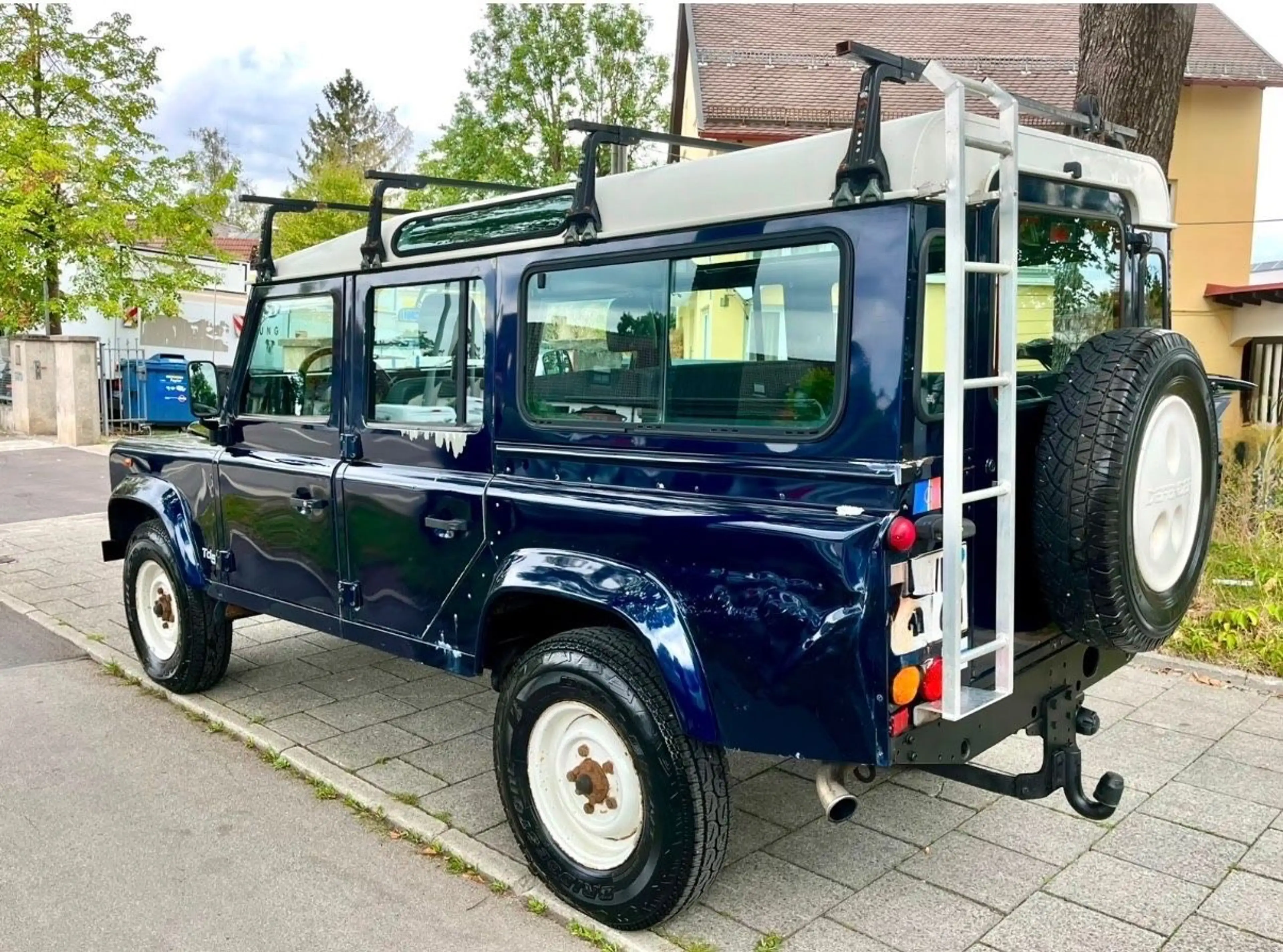 Land Rover Defender 110 Td5 Station Wagon SE 9 Sizer — photo 3