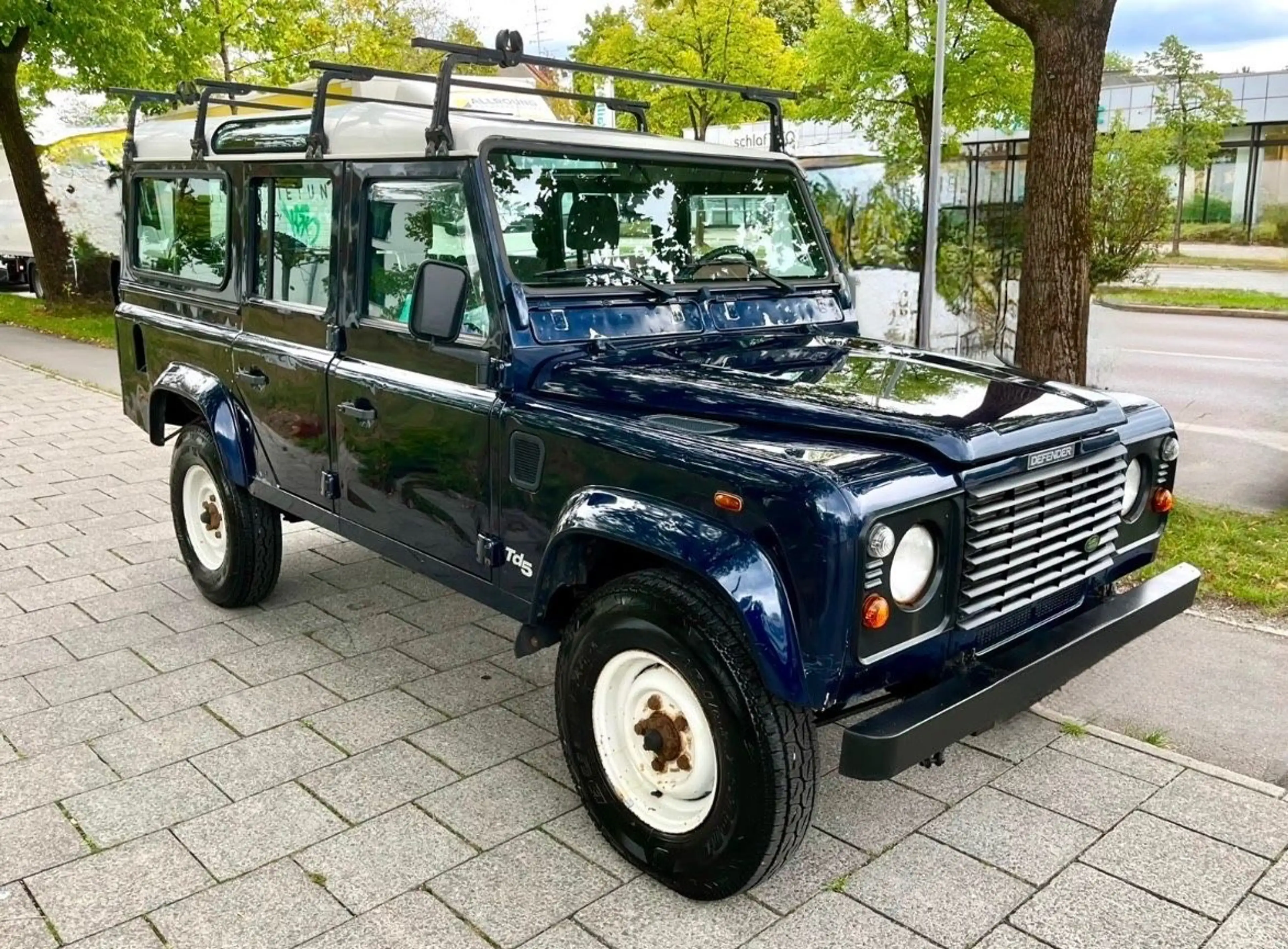Land Rover Defender 110 Td5 Station Wagon SE 9 Sizer — photo 2