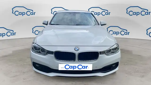 BMW 3 Series view 5