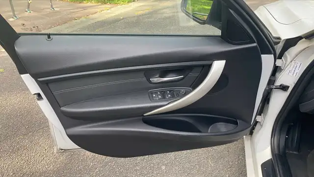 BMW 3 Series view 7
