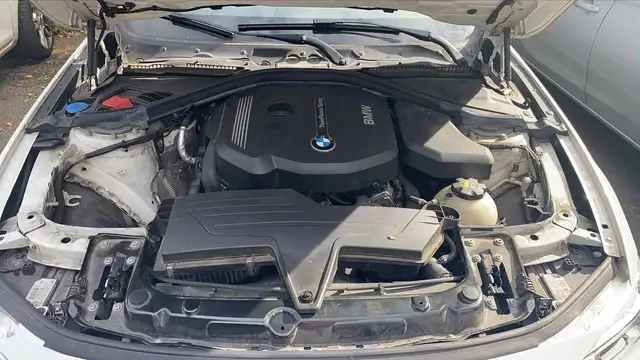 BMW 3 Series view 15