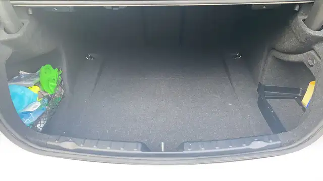 BMW 3 Series view 14