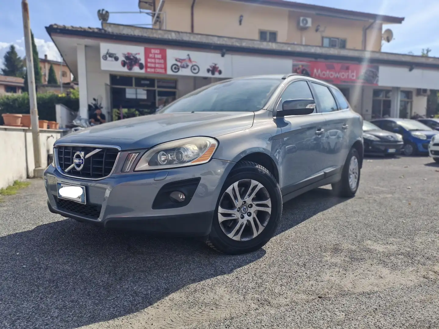 Volvo XC60 2.4 d5 Kinetic - 2