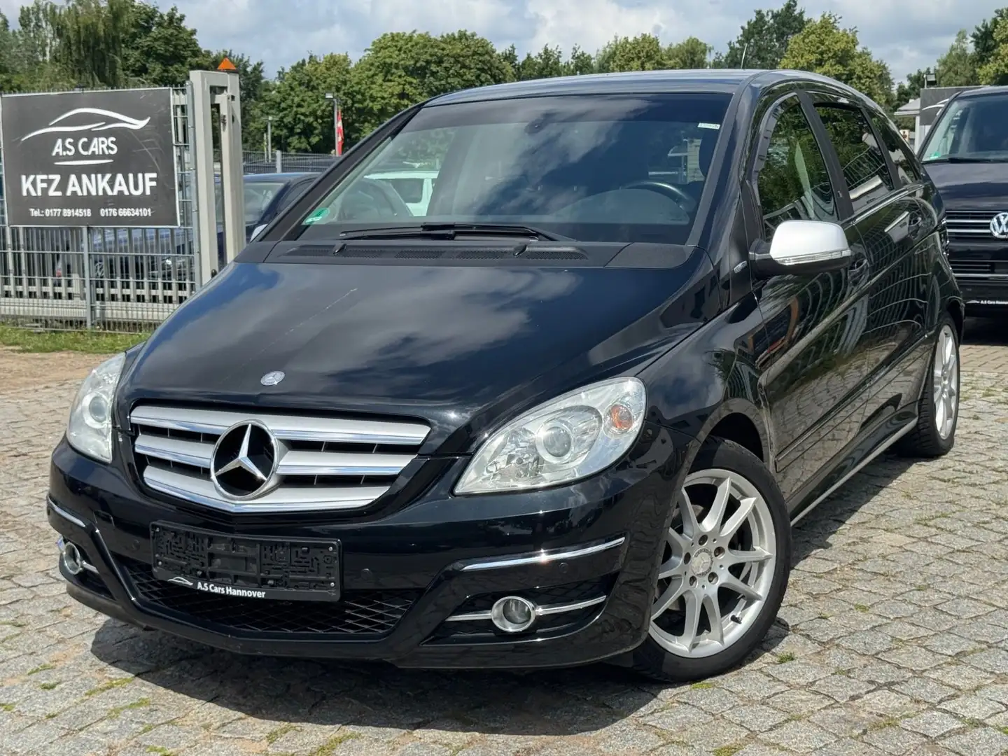 Mercedes-Benz B 160 *Klima*SHZ*PDC*HU/AU 02.2026*Euro 5* Black - 1